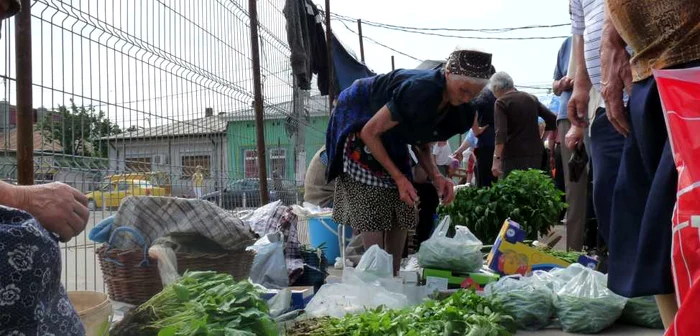 Comercianţii nu mai au loc în spaţiul special amenajat