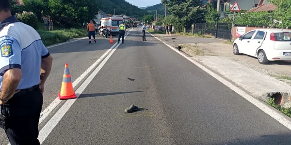 Pieton mort pe Valea Oltului după ce a fost acroşat de o maşină în zona Bujoreni - Vâlcea pe DN 7 Foto DMS