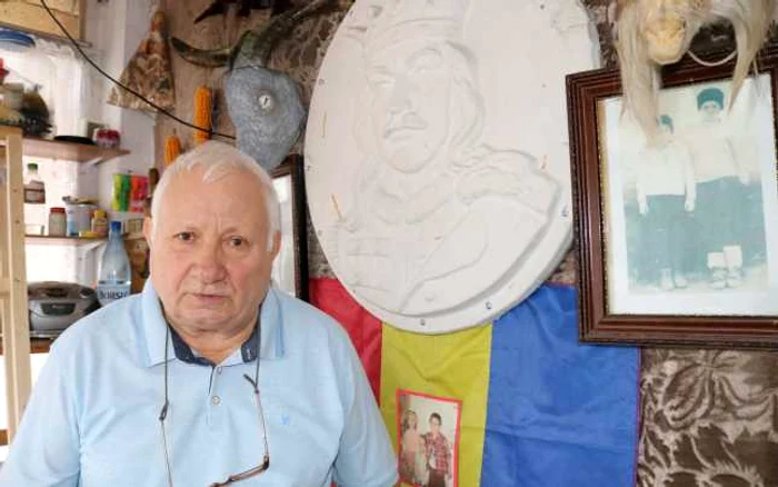 vasile hutu si goblenurile sale FOTO Alexandra Georgescu