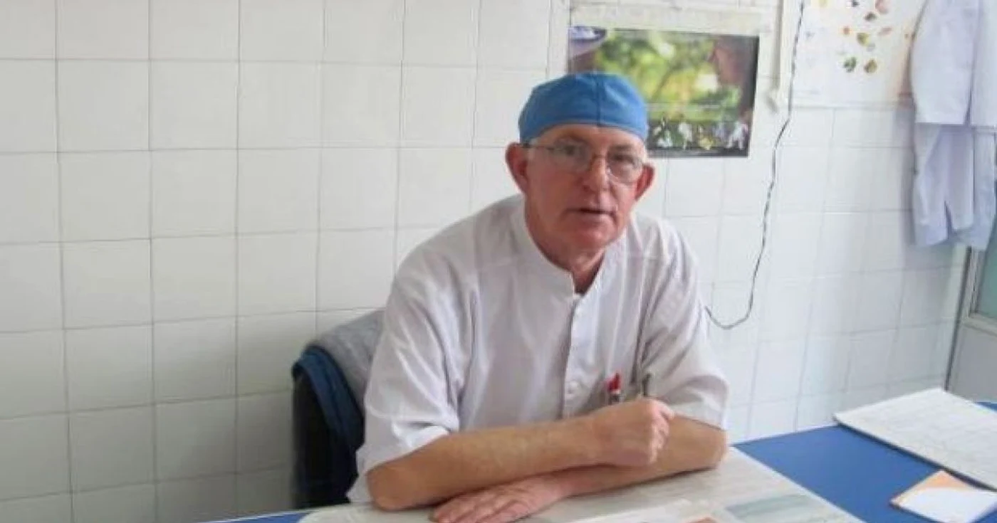 Profesorul universitar doctor Corneliu Sabetay, şeful Secţiei de Chirurgie Pediatrică de la Spitalul Nr. 1 din Craiova. 