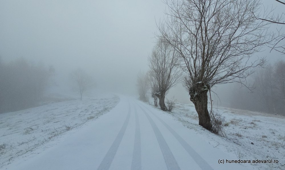Drumuri închise în Hunedoara afectează circulația iarna în zone montane | sursa foto: Adevarul