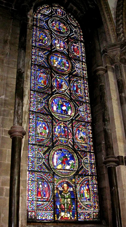 canterbury cathedral 010 window with st thomas of canterbury JPG jpeg
