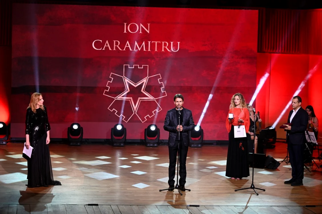 Omagiu lui Ion Caramitru în cadrul Galei Celebrităţilor de la Sibiu