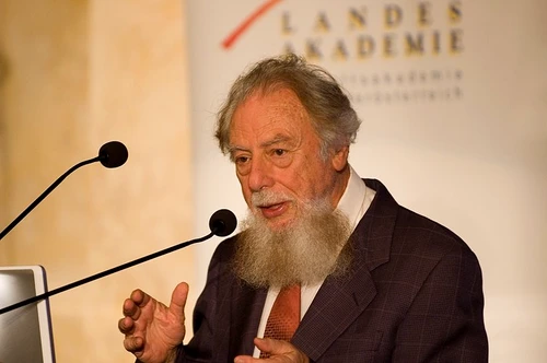 „Muzica dezvoltă minţile oamenilor“ – interviu cu Manfred CLYNES jpeg