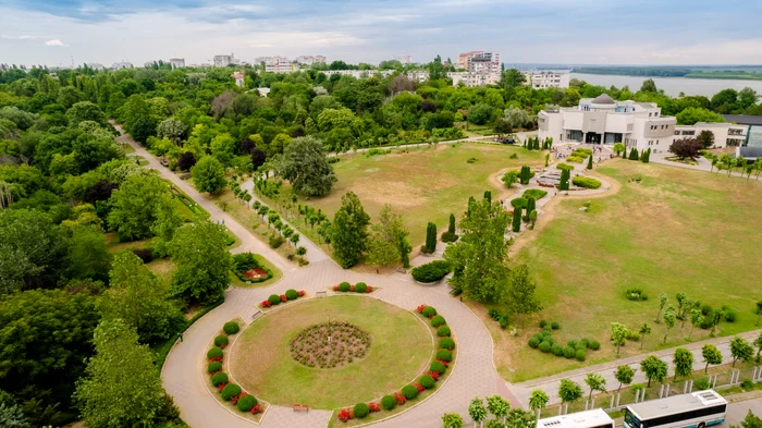În Grădina Botanică sunt peste 1.300 de soiuri de plante FOTO CJ Galați