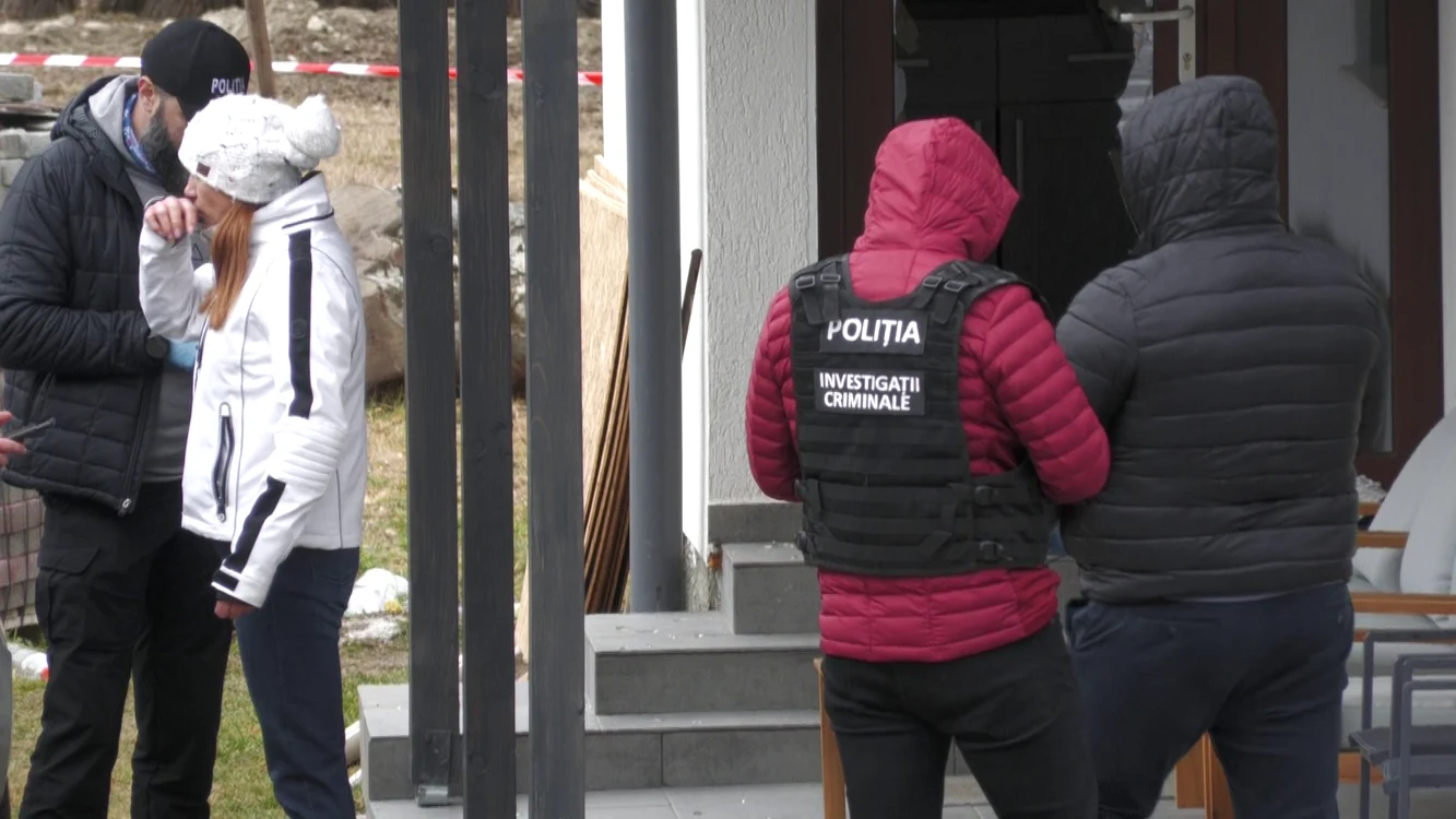 Suspectul dublului asasinat din Bran a fost convins de un negociator să se predea FOTO Ioan Buciumar