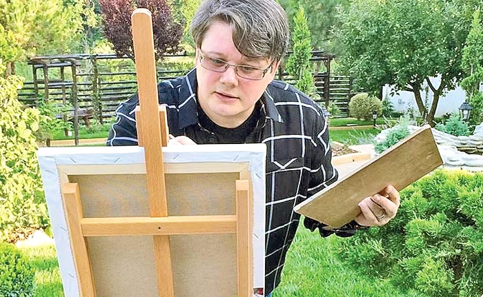 
    Fuego  e talentat  și la desen  