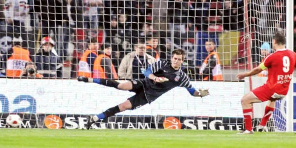 Stelistul Tătăruşanu a fost învins de două ori de la punctul cu var în derby-ul cu Dinamo