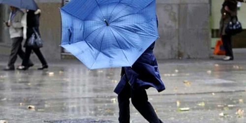 Meteorologii au emis şi o avertizare cod portocaliu