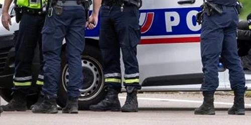 politisti francezi, foto facebook jpg