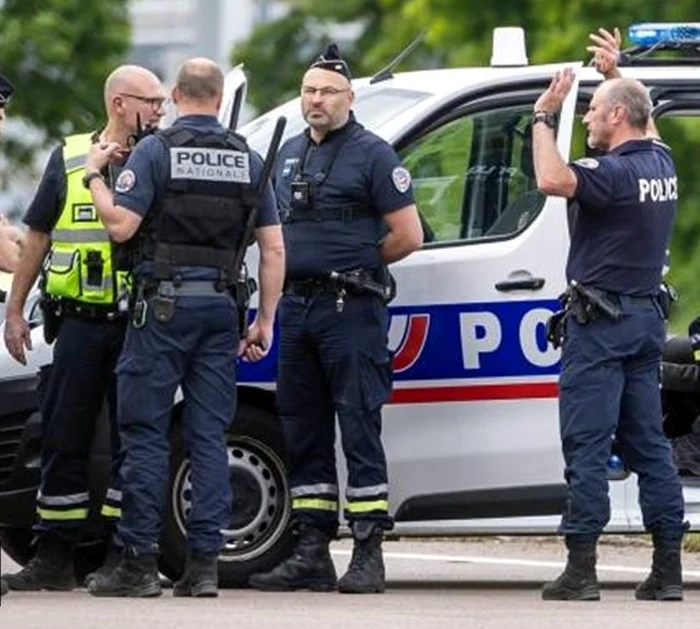 Poliţia franceză a intervenit în forţă la incident. Foto Facebook