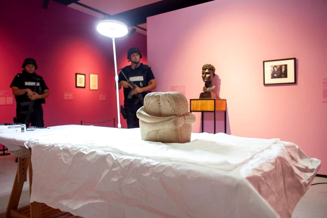 „Sarutul” Constantin Brâncuși, Art Safari (1) jpg
