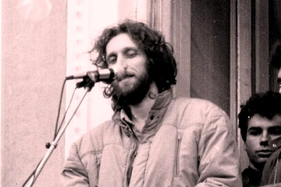 Marian Munteanu în 1990, în Piaţa Universităţii