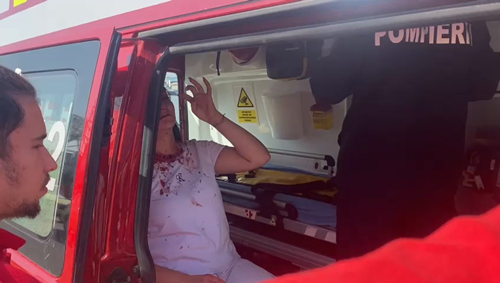 Femeie înjunghiată în parcarea Vivo Mall din Constanța. Agresorul a fugit VIDEO