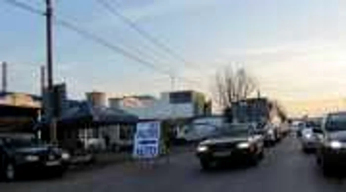 Poliţiştii au escortat cele două autobuze la Secţia 3