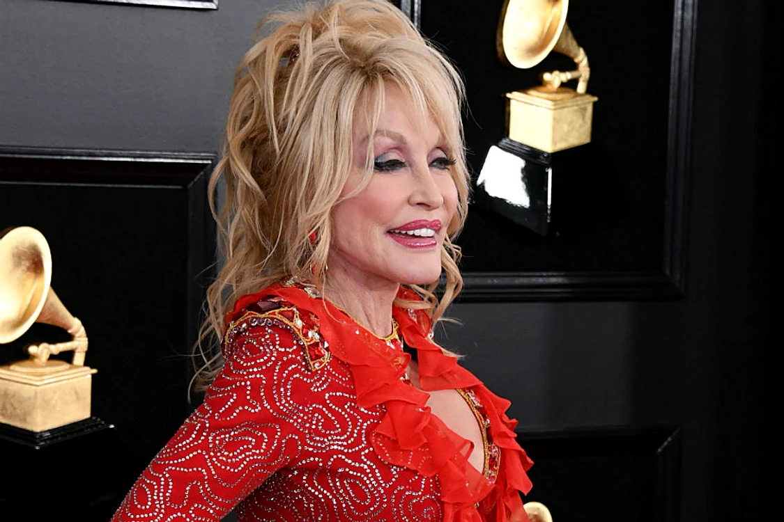 Dolly Parton nu renunţă nici măcar când doarme la machiajFoto: GettyImages