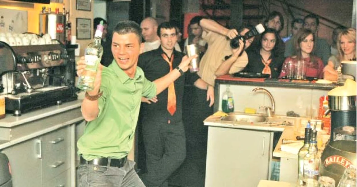 Valentin Luca, în timpul unei demonstraţii de flair 