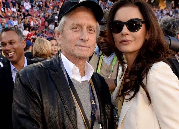 Michael Douglas şi Catherine Zeta-Jones, moment  de glorie la Super Bowl. Fotografii: Instagram