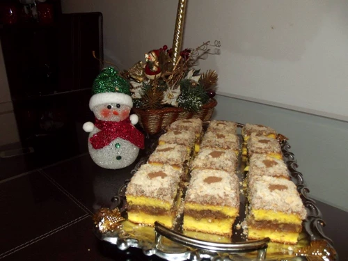 Prajitura cu mere si biscuiti 1 jpeg
