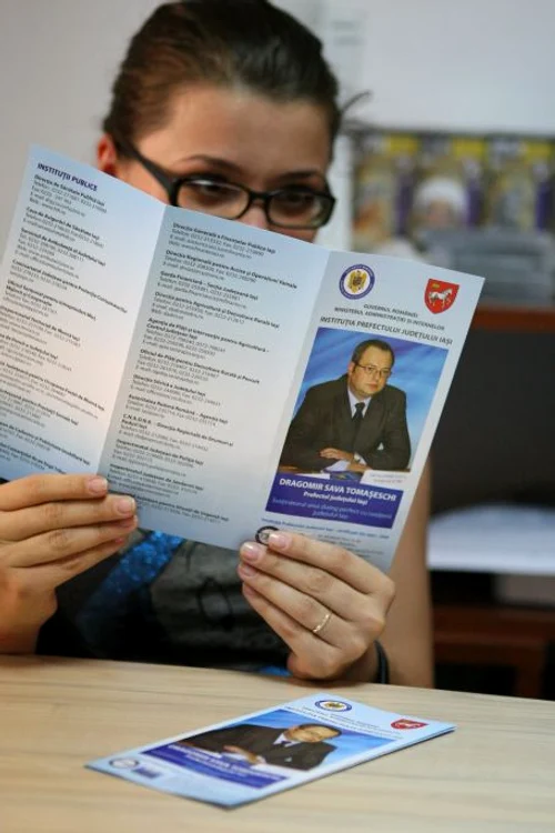 Pliant realizat de prefectul Iaşiului, Dragomir Tomaşeschi    FOTO: Dan Luca