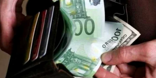 Cele două angajate au fost trimise în judecată