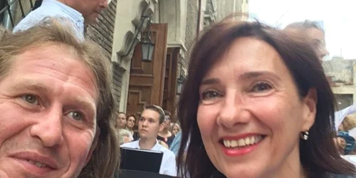 Carmen Iohannis şi Mircea Solcanu la Biserica Catolică din Constanţa Sursa Instagram Mircea Solcanu