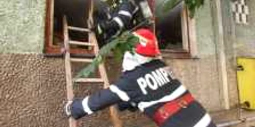 Incendiul s-a produs într-un apartament de la parter. FOTO: redesteptarea. ro