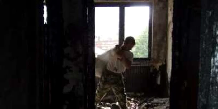 Incendiile provocate de coşurile de fum au solicitat pompierii nemţeni la 11 intervenţii în numai 24 de ore