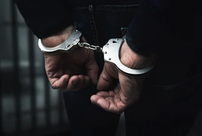 Barbat arestat - catuse FOTO Shutterstock