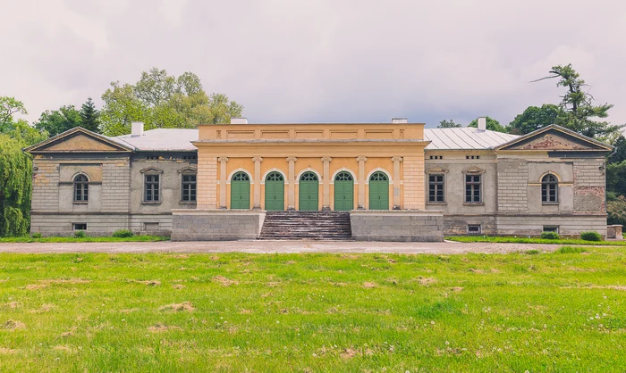 Castelul Gyulay din Mintia. Foto kastelyerdelyben.ro