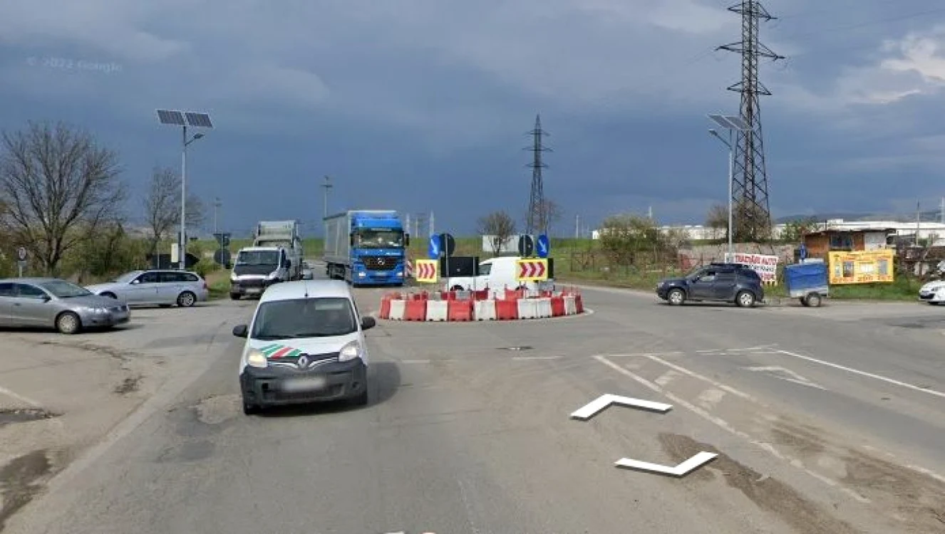 Intersecţia unde a avut loc accidentul mortal. La momentul respectiv nu exista sens giratoriu. Foto: Google Street