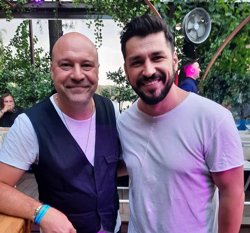 
    Marius Moga care a venit alături de soţia sa Bianca  
