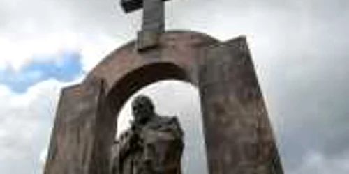 statuie papa ioan paul al doilea