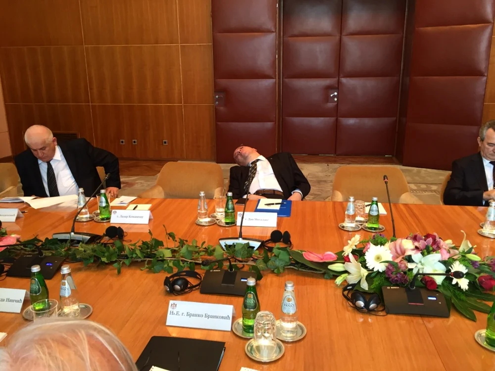 Dan Mihalache, între două întâlniri oficiale FOTO Click.ro