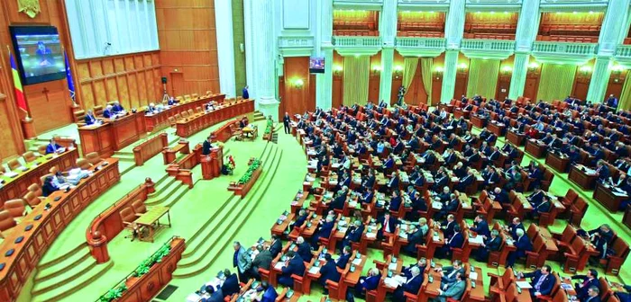 USD are o majoritate strânsă în plenul Parlamentului  Foto: Mediafax