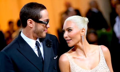 Kim Kardashian şi Pete Davidson 