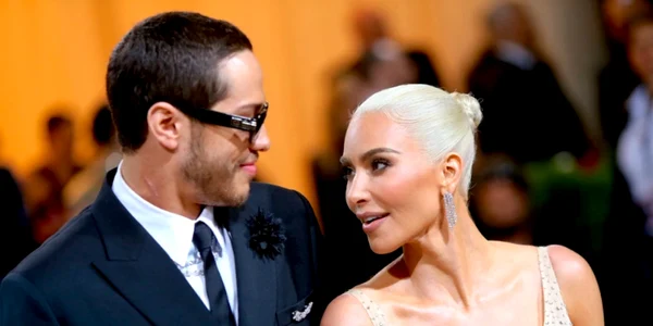 Kim Kardashian şi Pete Davidson 