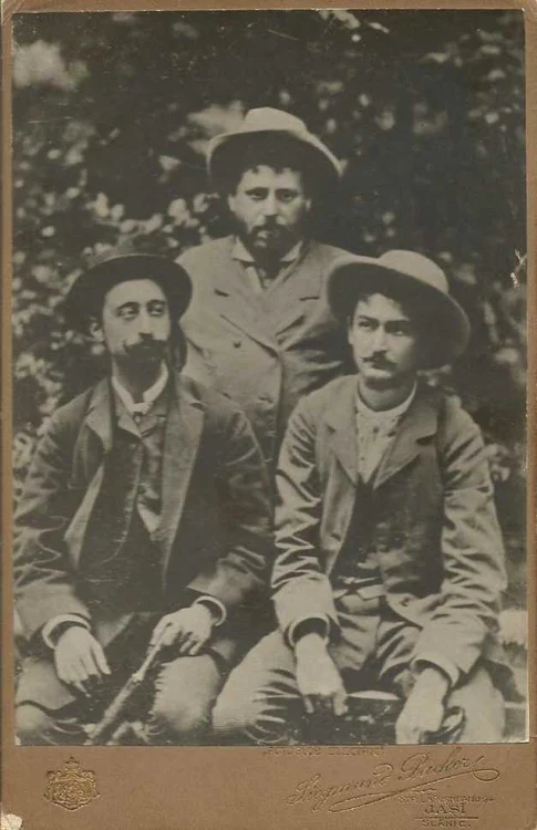 Creanga - A.C. Cuza (stanga) si N.A. Bogdan (dreapta)_foto_MNLR Iaşi 