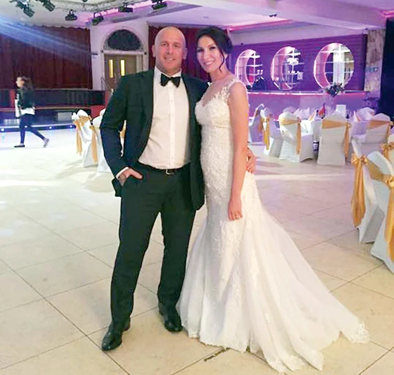 Cătălin Zmărăndescu şi iubita lui, Luiza, s-au căsătorit sâmbătă