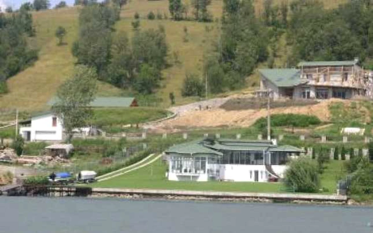 Turnu Severin: Proprietarii terenurilor din Clisură sfidează criza