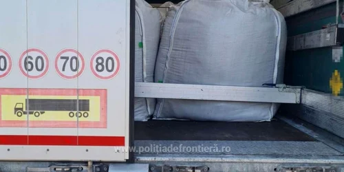 Peste 47 de tone de deşeuri din diferite materiale foto politia de frontiera
