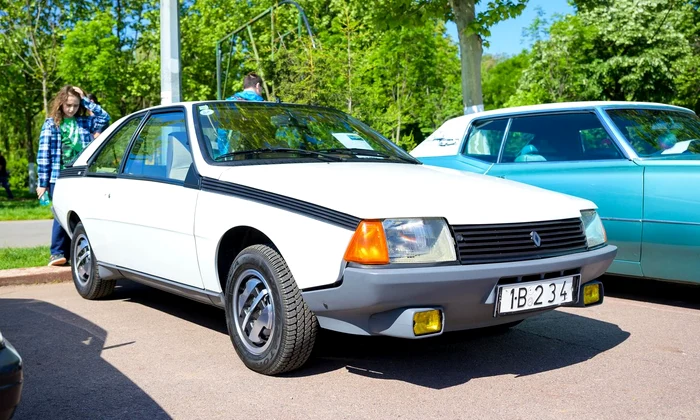 Automobilul Renault Fuego GT, primit de Zoia Ceaușescu de la părinți (© Patric Pavel / Retromobil)
