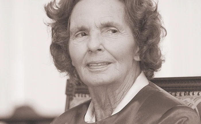 Regina Ana (92 de ani) a murit luni într-un spital din Elveția