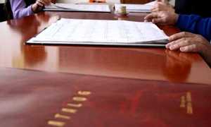 Potrivit poliţiştilor, în cancelarie s-a intrat cu chei potrivite