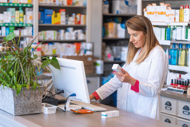 Vaccinul antigripal, tot mai greu de găsit în farmacii. „Dacă vreau acum să comand nu am de unde”