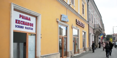 Pe bulevardul Eroilor se inaugurează casa de schimb valutar „Prima Exchange“