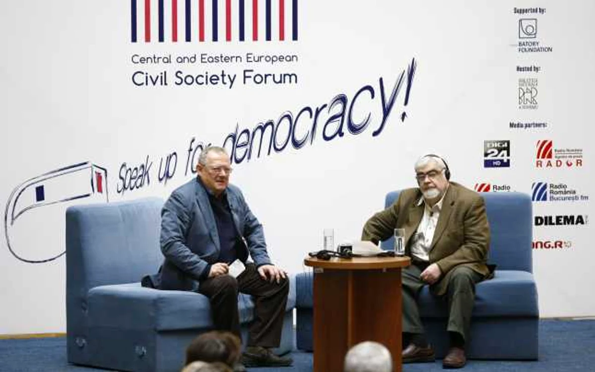 Andrei Pleşu vorbeşte la Forumul Societăţii Civile din Europa Centrală şi de Est FOTO David Muntean