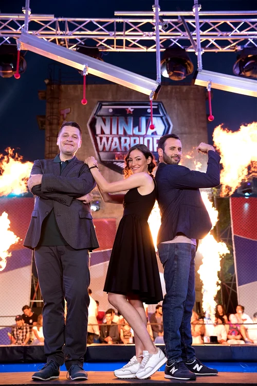 Costi Mocanu, Raluca Aprodu şi Daniel Niţoiu sunt prezentatorii show-ului “Ninja Warrior” 