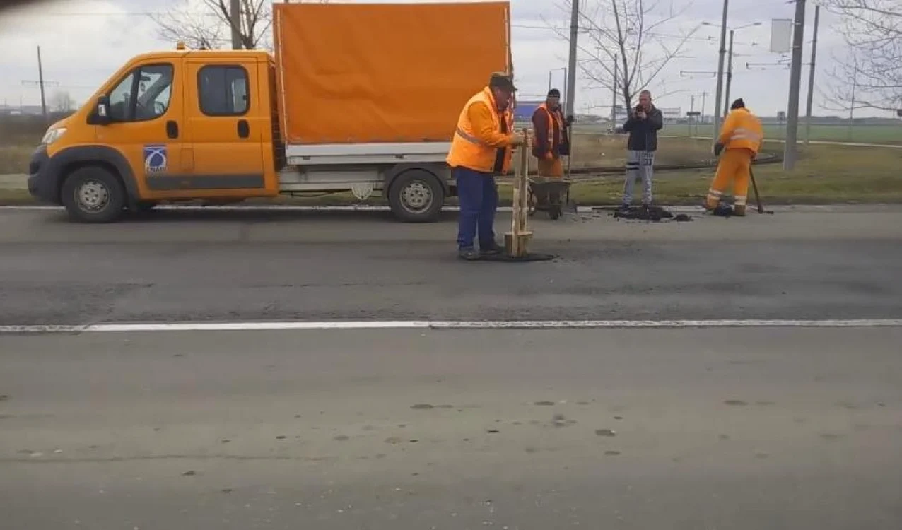 Se repară drumurile din judeţ FOTO Adevărul