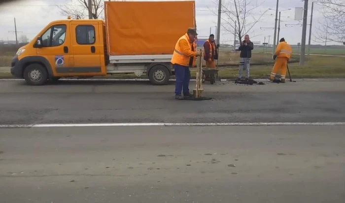 Se repară drumurile din judeţ FOTO Adevărul